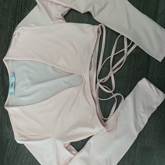 Long Sleeve Crop Top - Picture 2 of 3